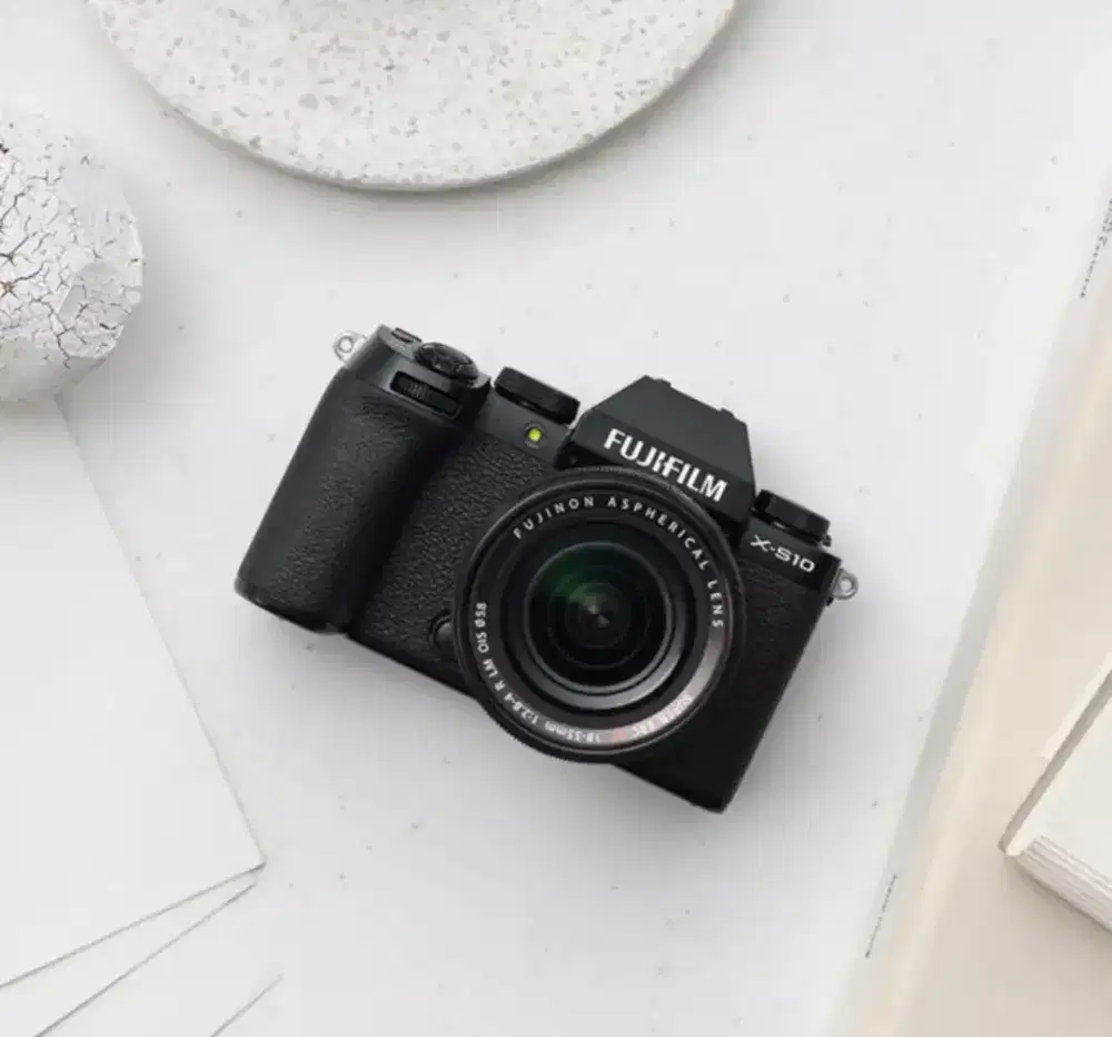 FUJI KAMERA XS 10 - Full Kit Lensa Fix F2.0 35mm