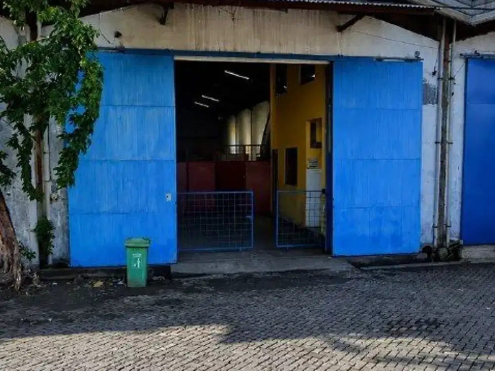 Gudang Margomulyo Permai Surabaya Siap Pakai, Ada kantor  Hadap Selatan Listrik 2200 watt