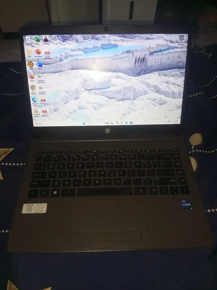 ​Laptop HP 240 G8 Core i3 SSD 256GB - Mulus & Siap Pakai