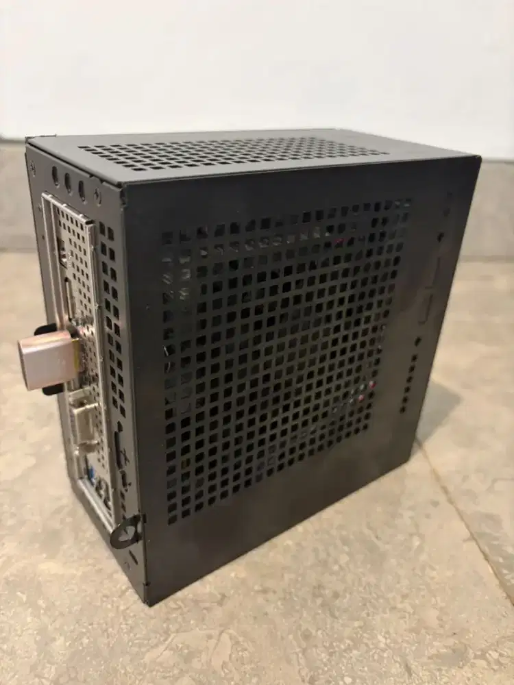 Mini PC ASRock DeskMini X300