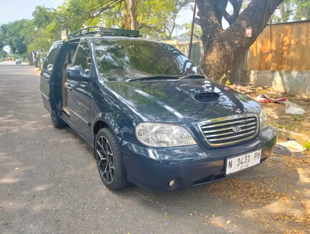 Kia Carnival Diesel 2,9 AT 2002 Biru metalk josjis mewah tdk hrs Mahal