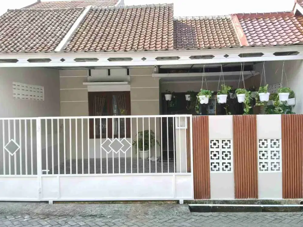 Dijual Rumah Cantik Full Furnished  Dalam Perum di Potorono Banguntapan Bantul Yogyakarta