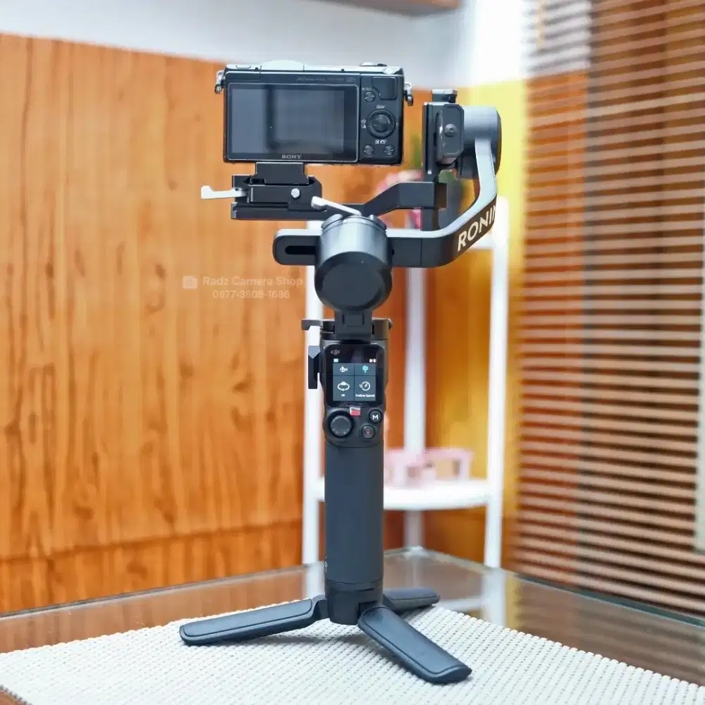 DJI RS 3 Mini – Gimbal Ringan Stabil Buat Video Cinematic
