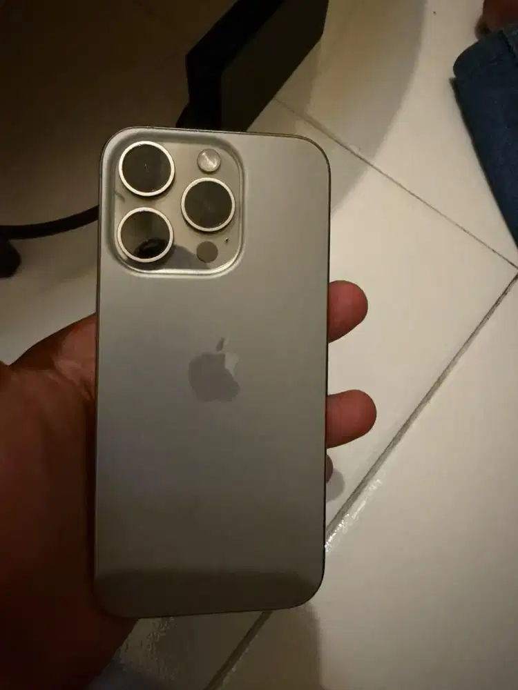 Jual hp Iphone 15 pro 128 gb