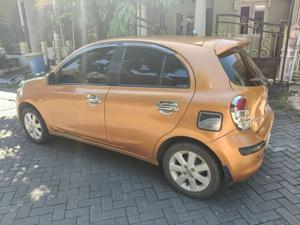 Nissan March 2011 Bensin
