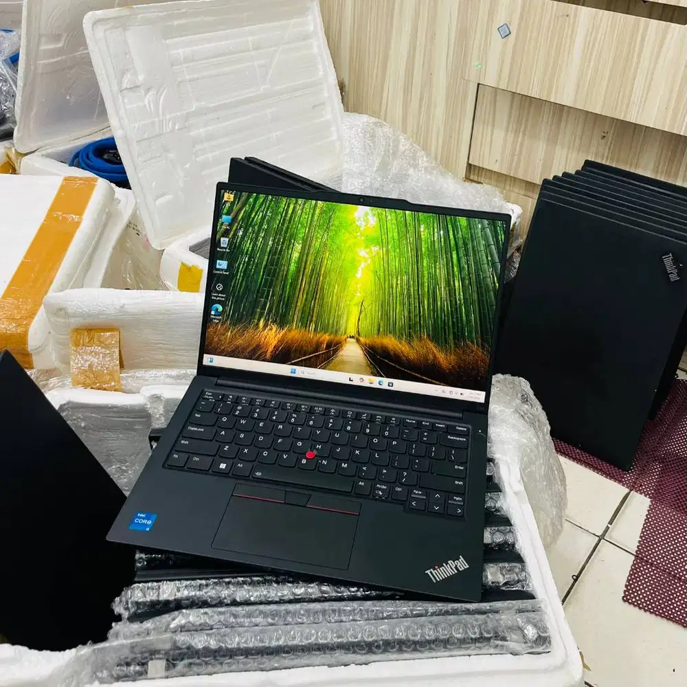 LENOVO THINKPAD E14 core i5 gen13 Ram 16Gb SSD 512Gb 14 INCH *REC