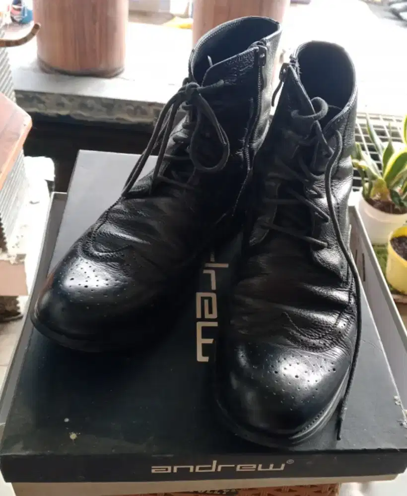 Sepatu pria original