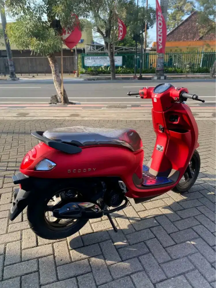 HONDA SCOOPY PRESTIGE RED
