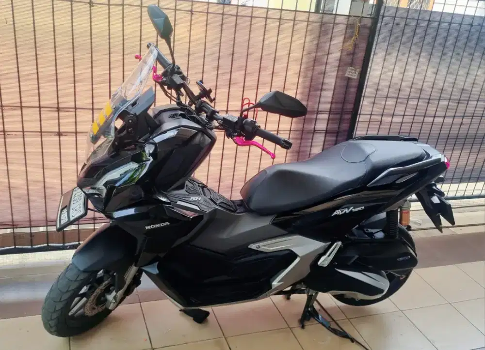 Dijual motor Honda ADV CBS hitam