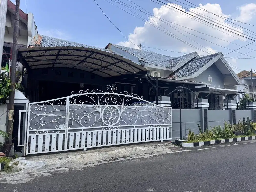 RUMAH KALIBANTENG KULON DEKAT ABDULRAHMANSALEH SEMARANG BARAT