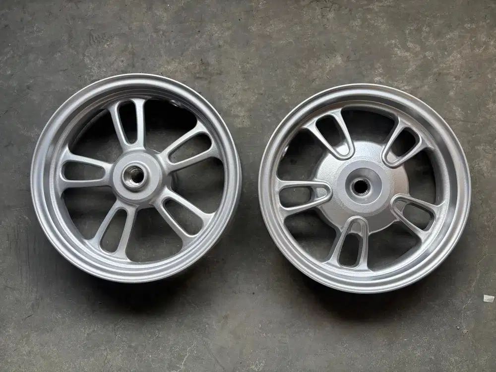 Velg R12 silver honda scoopy