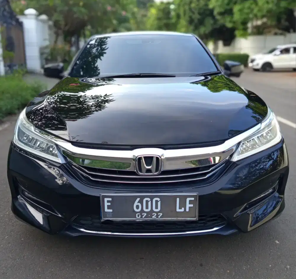 Honda New Accord 2.4 VTIL AT 2016 Hitam Istimewa Skli Siap Pakai Antik