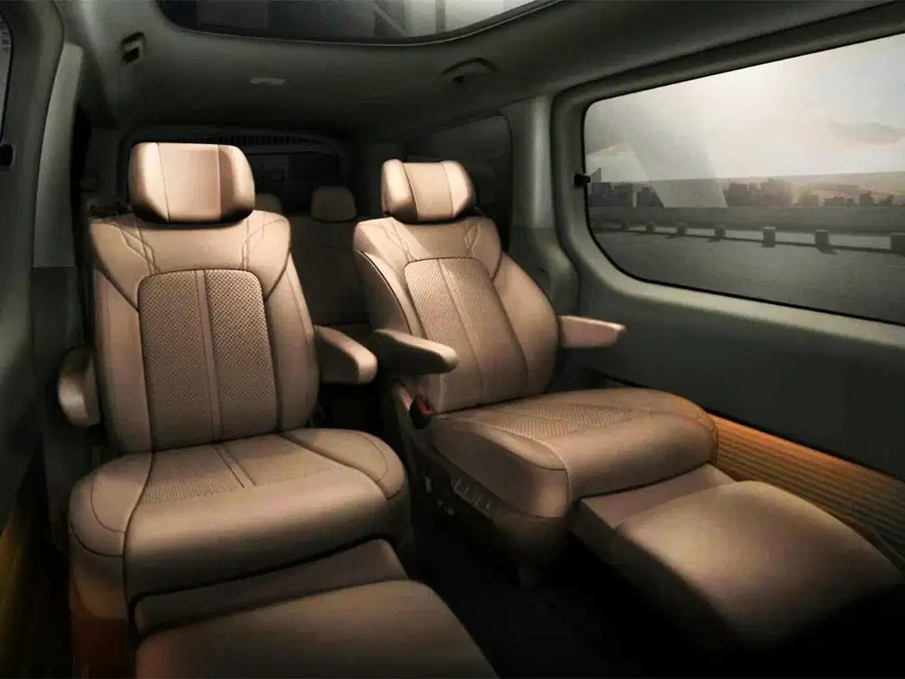 2022 Hyundai Staria Signature 7 Seater Type Tertinggi Km 30 rb *KREDIT
