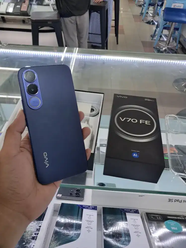 Vivo v70 fe 8/512gb like new, fullset, garansi panjang bgt