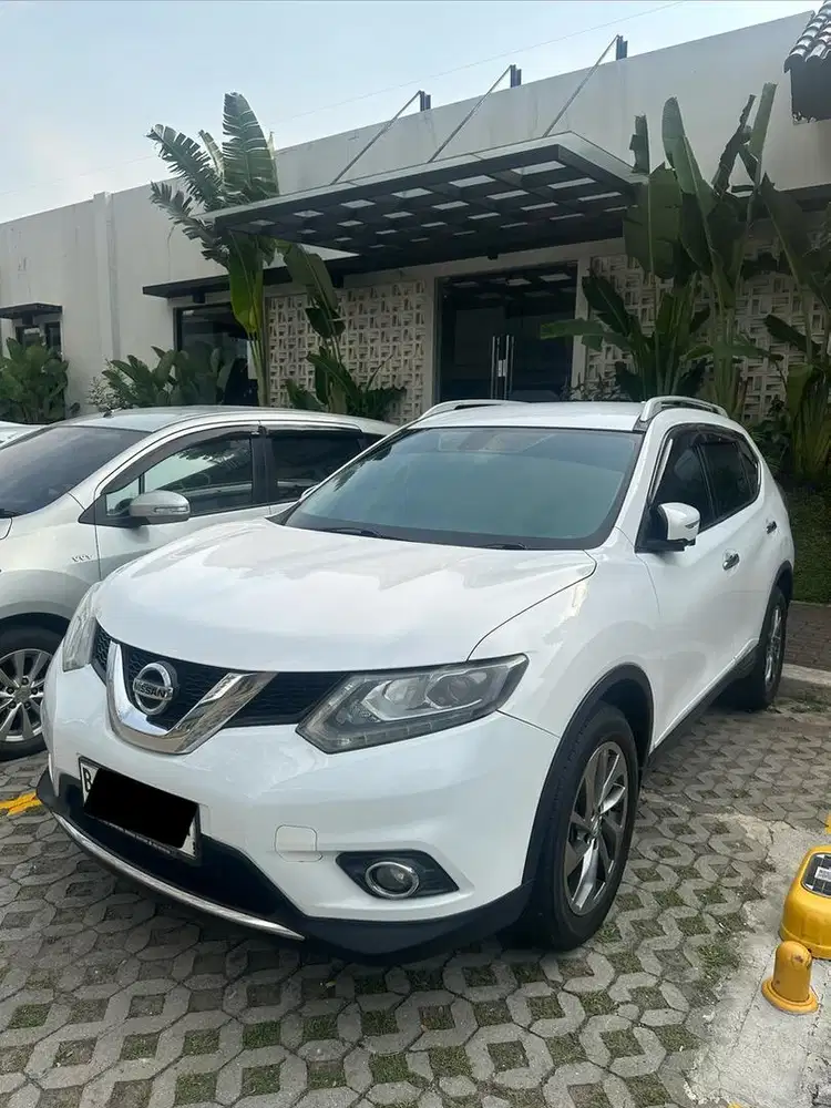 Nissan X Trail 2.5 AT 2015 (cash saja)