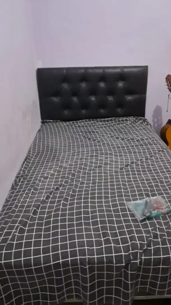 Tampat tidur single bed jenis busa