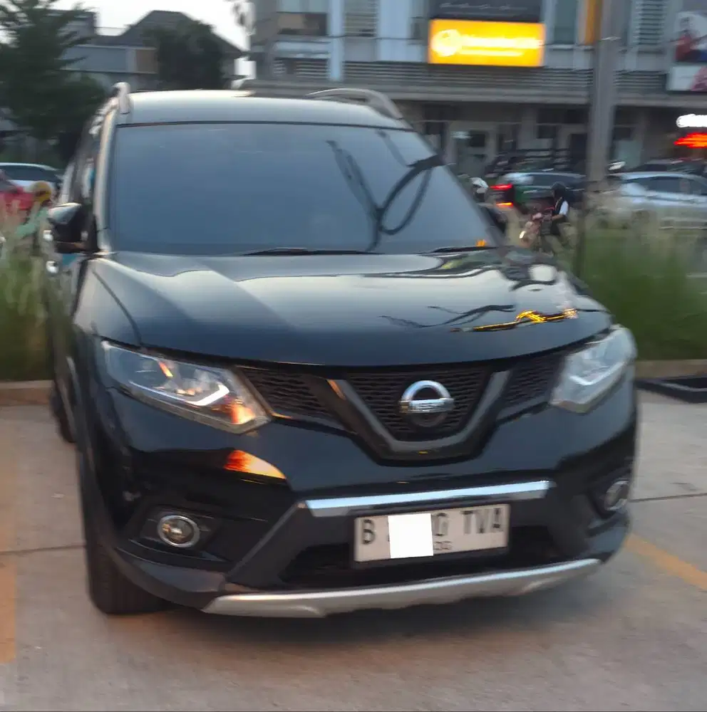 Xtrail T32 2.5 XT CVT Hitam 2025