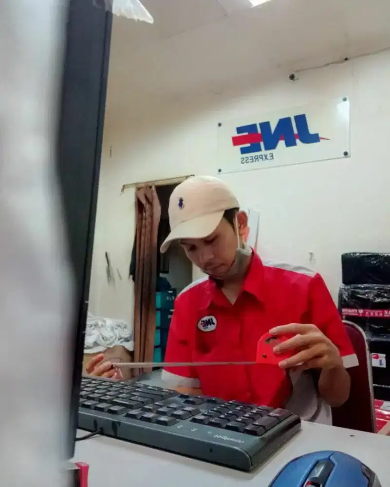 CARI KERJA PENGALAMAN ADMIN DAN MARKETING ONLINE