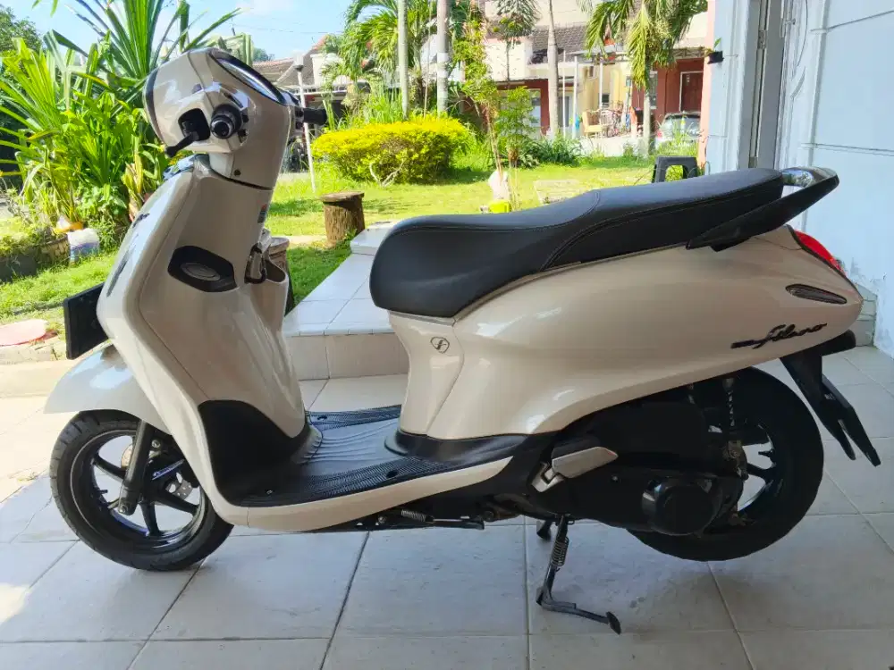GRAND FILANO 2023 PUTIH METALIK