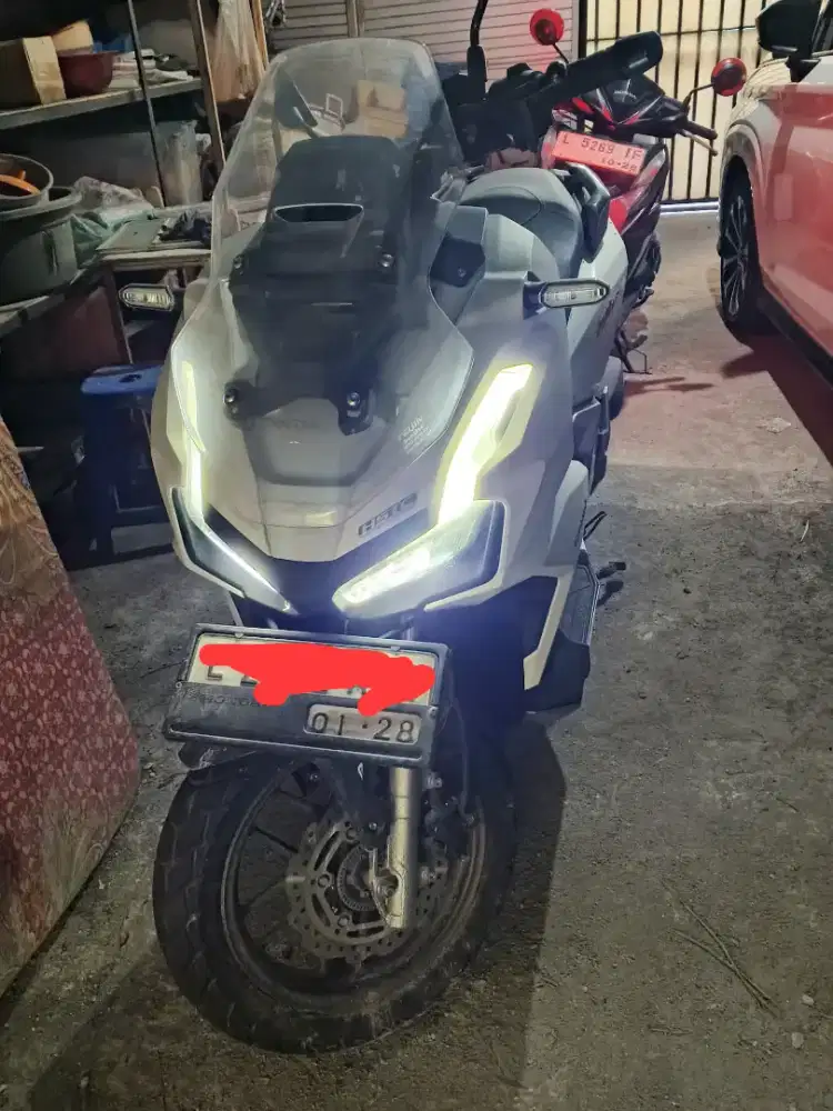 Honda adv 2023 tangan pertma atas nama sendiri