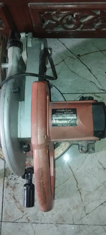Mesin potong aluminium maktek MT230