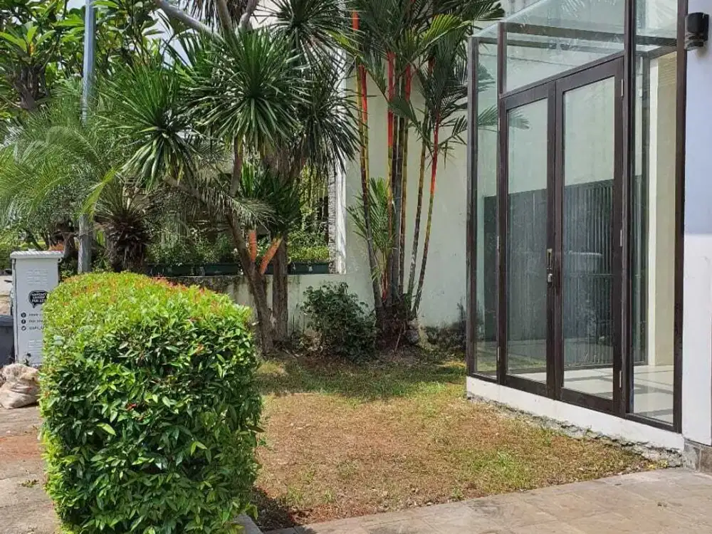 Rumah pulomas residences sudah renovasi rapih siap pakai