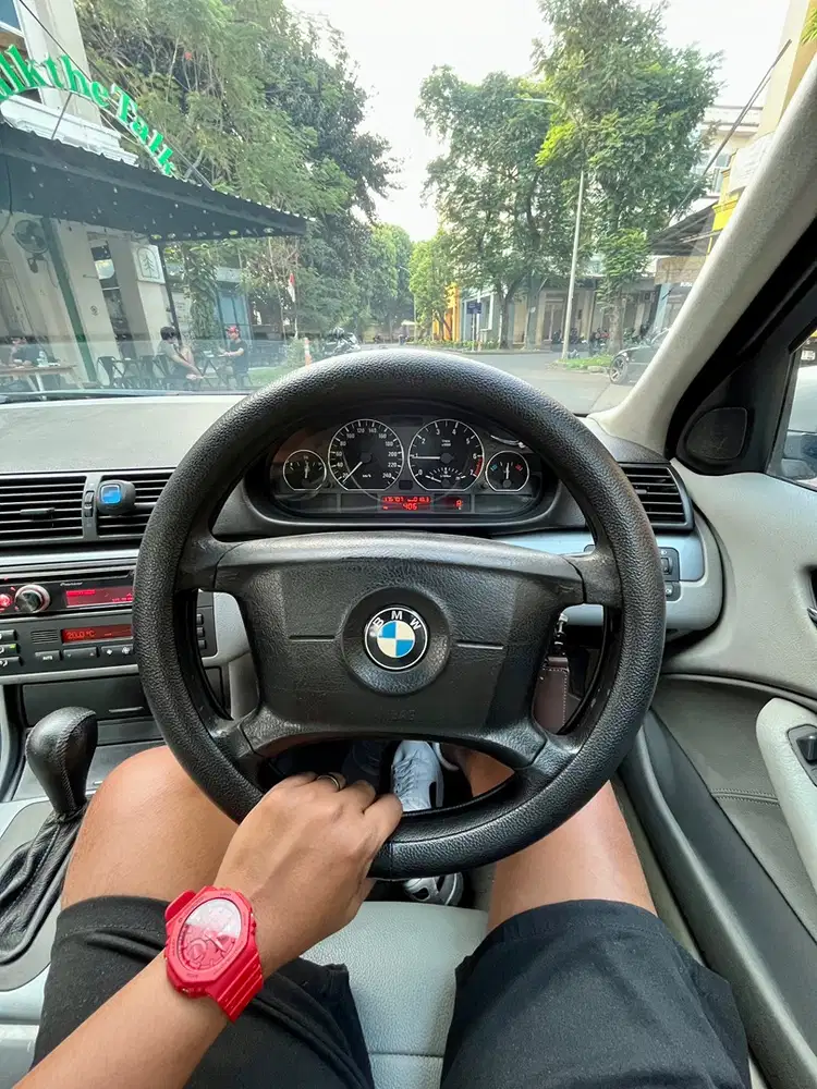 BMW E46 318i Th 2001 (tax on)