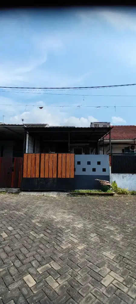Di Kontrakan (Tahunan)