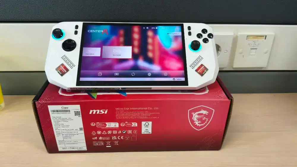 (WTS) Gaming Handheld - MSI CLAW A8 BZ2EM