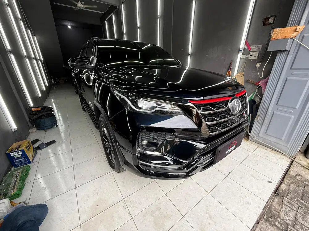 FORTUNER 2.4 VRZ TRD A/T 2021 HITAM PAJERO SPORT