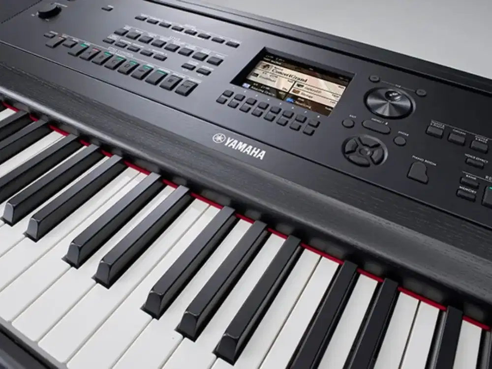 Yamaha DGX-670 Portable Grand - Mulus Like New, No Minus!