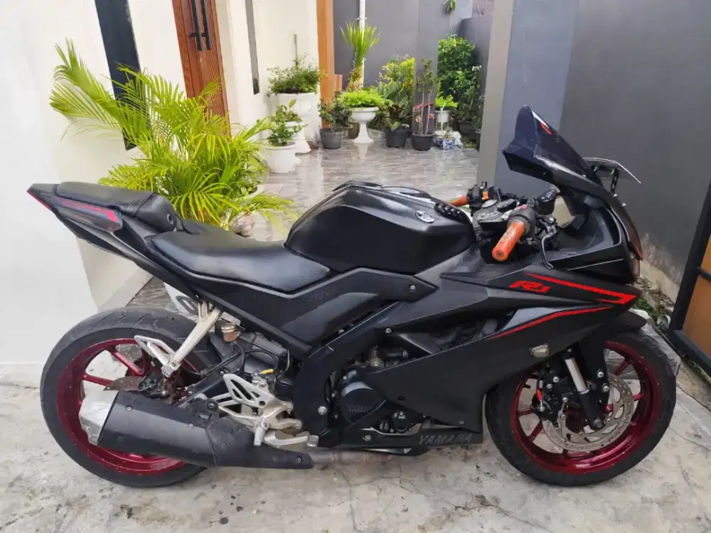 R15v3 Medan sekitarnya