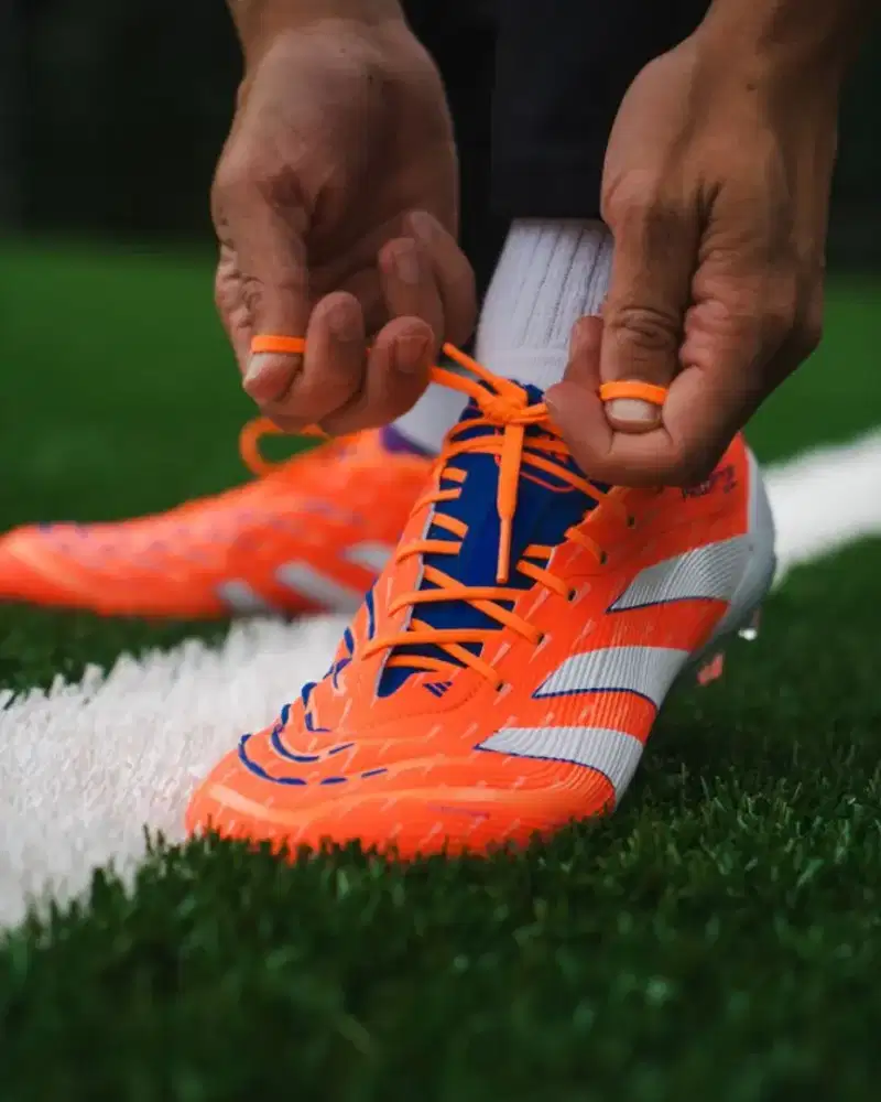 Adidas Predator CLUB (Mini Soccer/Lap besar)