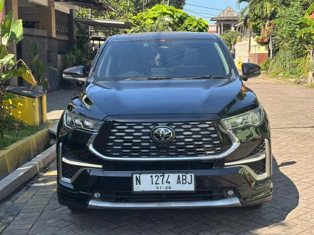 INNOVA ZENIX 2.0 Q HV HYBRID TSS MODELLISTA 2022 MATIC PMK 2023 KM40rb