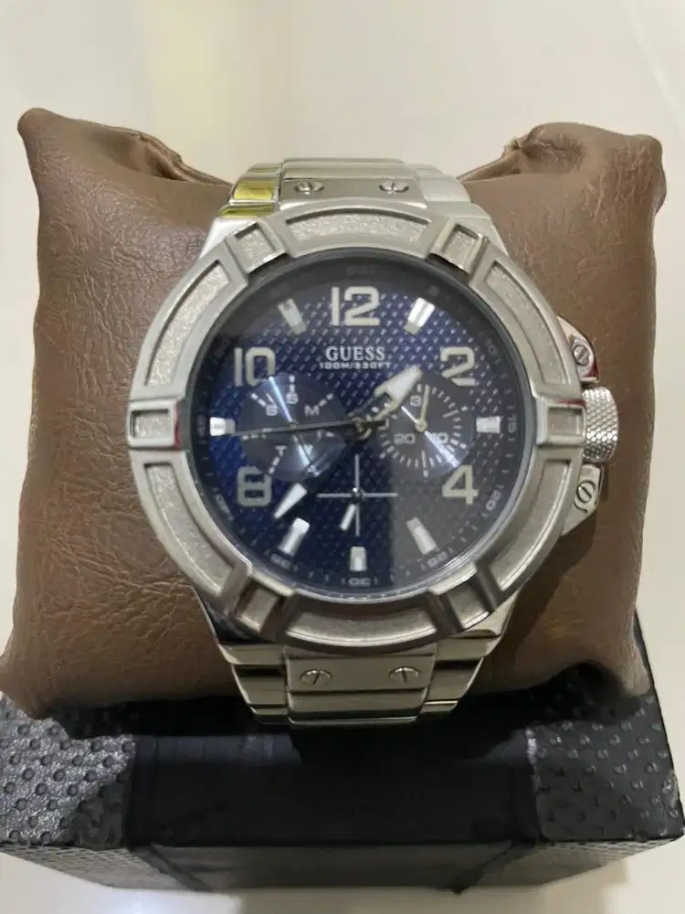 Jam Tangan Cowok GUESS