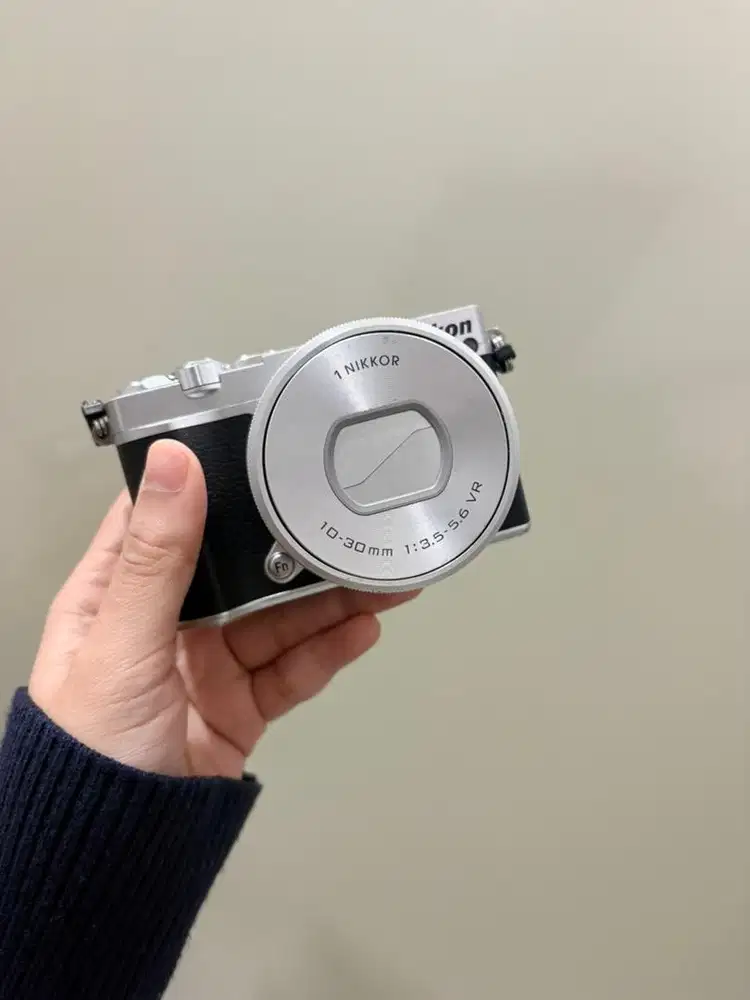 Kamera Nikon J5