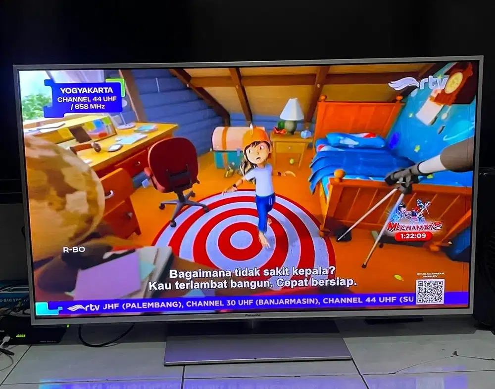 LED panasonic 50 in normal analog , minus garis sehelai rambut pinggir