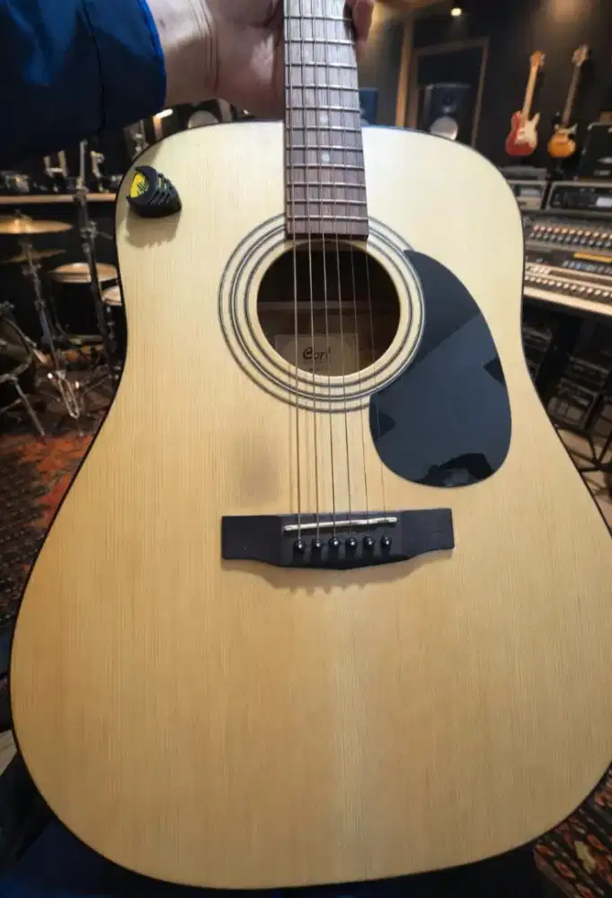 Gitar Akustik Cort E