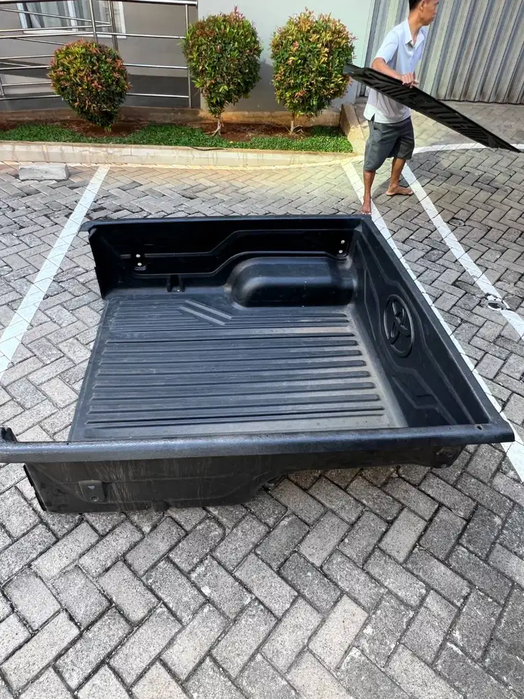 Bedliner / Bed Liner / Pelapis Bak Double Cabin 4x4 Hilux Gen 8