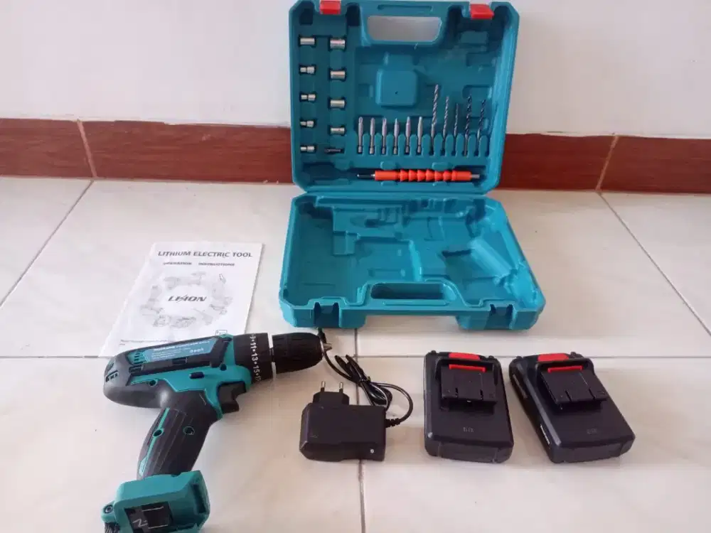 mesin bor/skrup bolak balik batre merk makera kondisi baru ok ok