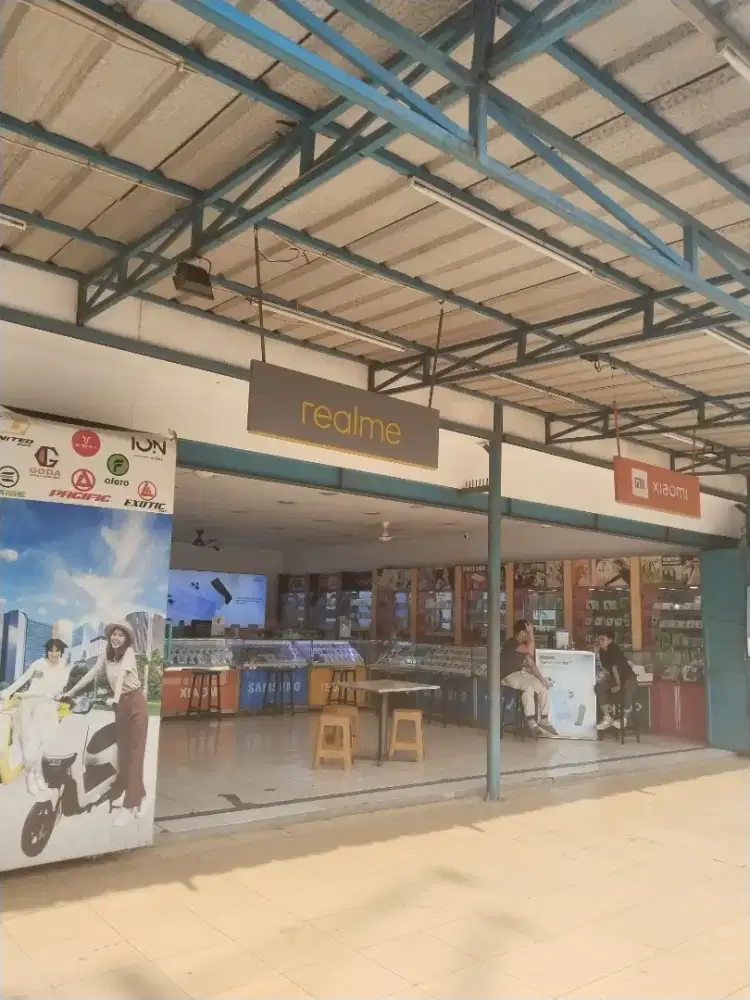 Sebagaikasir di bidang handphone