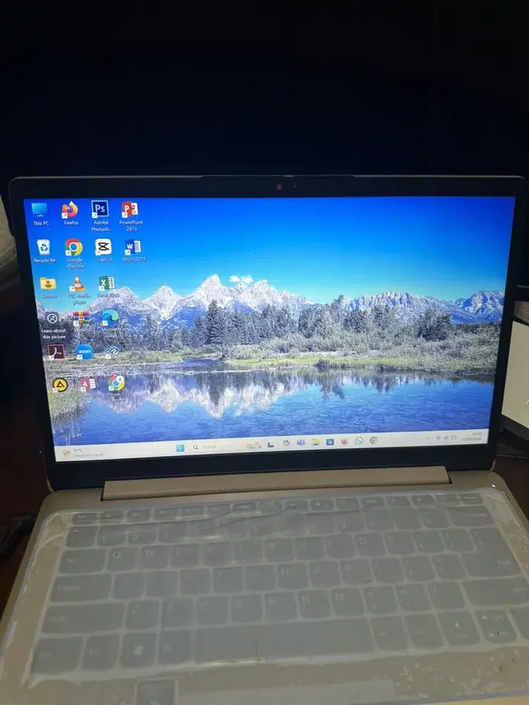 Lenovo IdeaPad 1 Ryzen 3 7320U RAM 8GB SSD Mulus 98% (Nego Tipis)