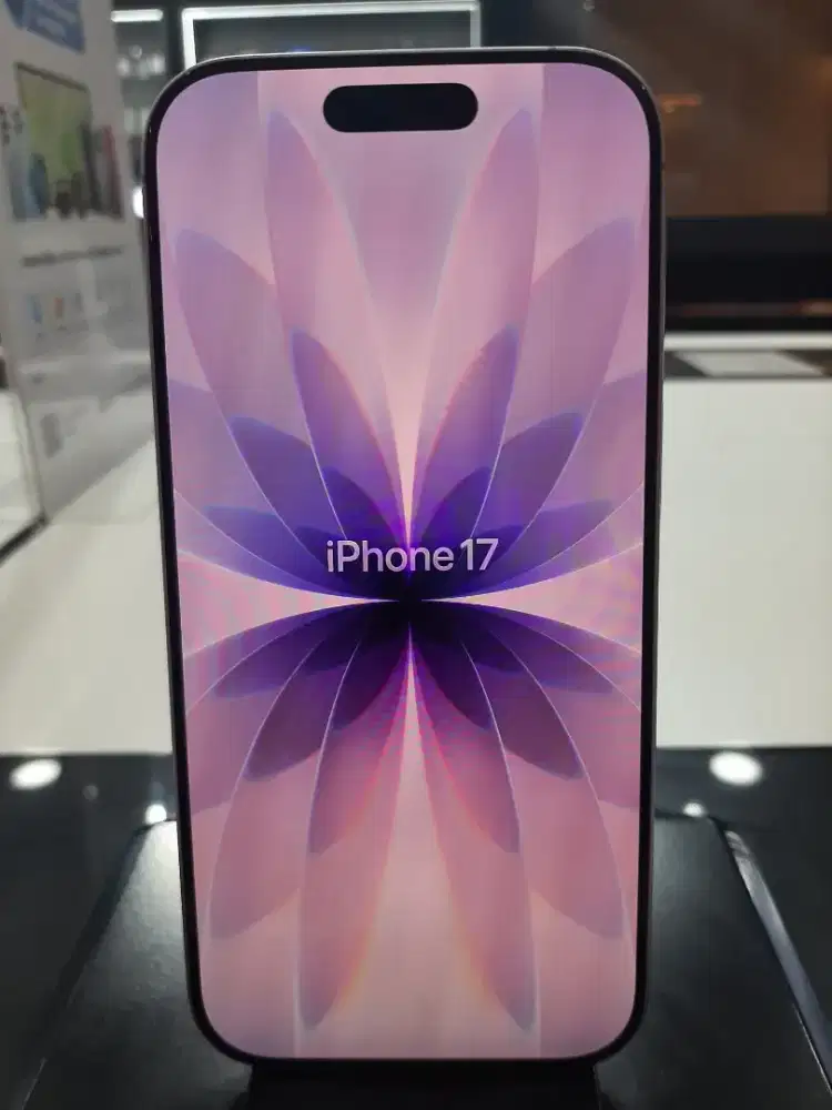 iPhone 17 Basic Lavender
