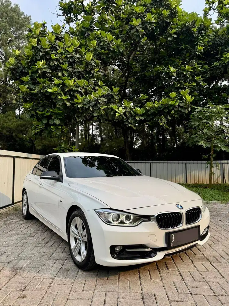 BMW 320i F30 Sport Line Tahun 2014 Putih White 2013 2015 BMW F30 Sport