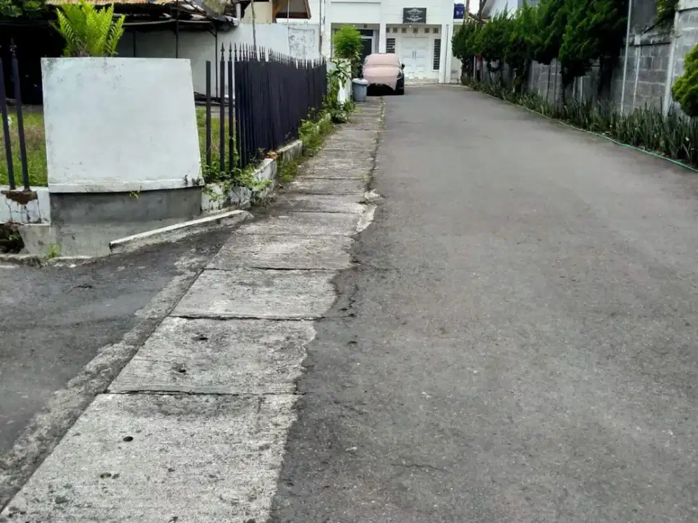 Tanah Hook 2 Muka Dalam Perumahan Eksklusif Selatan PLN Jakal