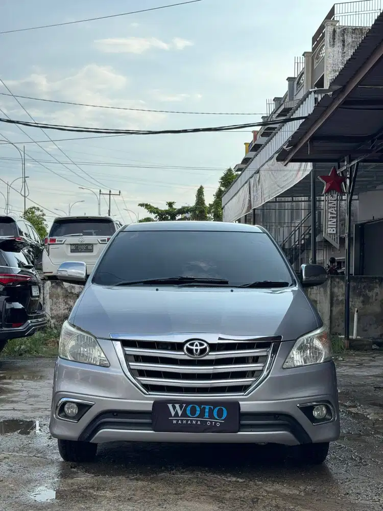 [ SILVER COLOUR ] Toyota Innova 2.5 V Diesel AT 2015