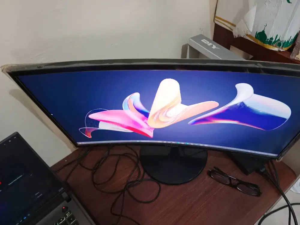 DIJUAL MONITOR SAMSUNG CURVED 24 INCH FULL HD