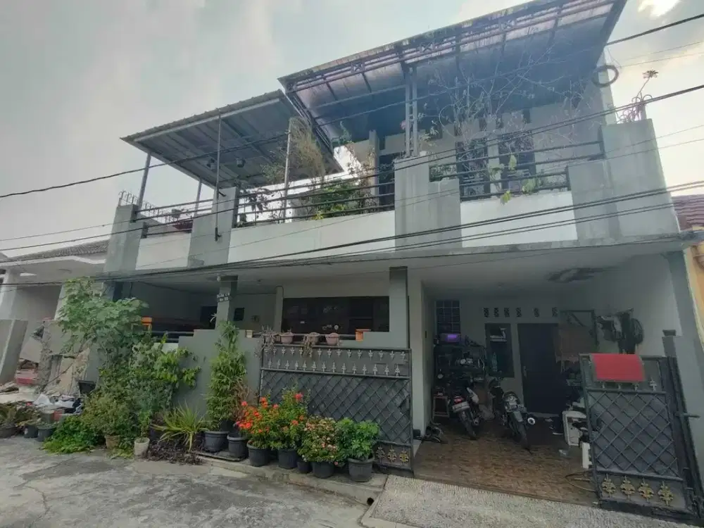 Dijual cepat BU rumah bagus murah 2 lantai murah 950 jt di Galaxy siap huni