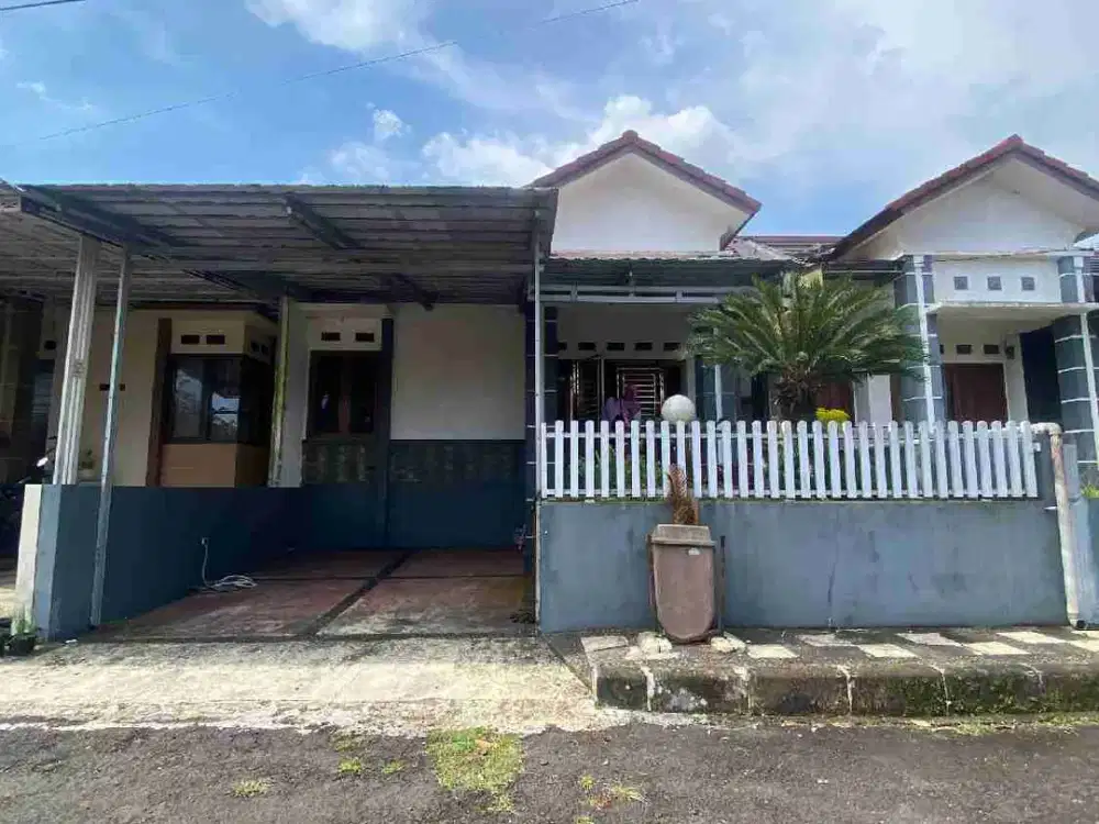 Rumah di taman Anggrek kota sukabumi.