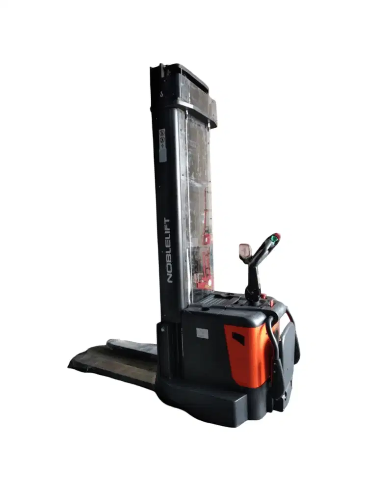 Electric Pallet Stacker NOBLELIFT Kapasitas 1,6 Ton Tinggi 5,3 Meter